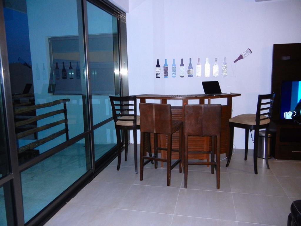 Hostal Urbano - Aeropuerto Alfredo V. Bonfil エクステリア 写真